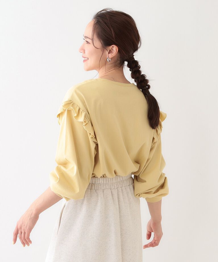 SHOO･LA･RUE「【S-LL/洗える】ショルダーフリルが目を惹く ロゴプリントロンT」|Tシャツ・カットソー|