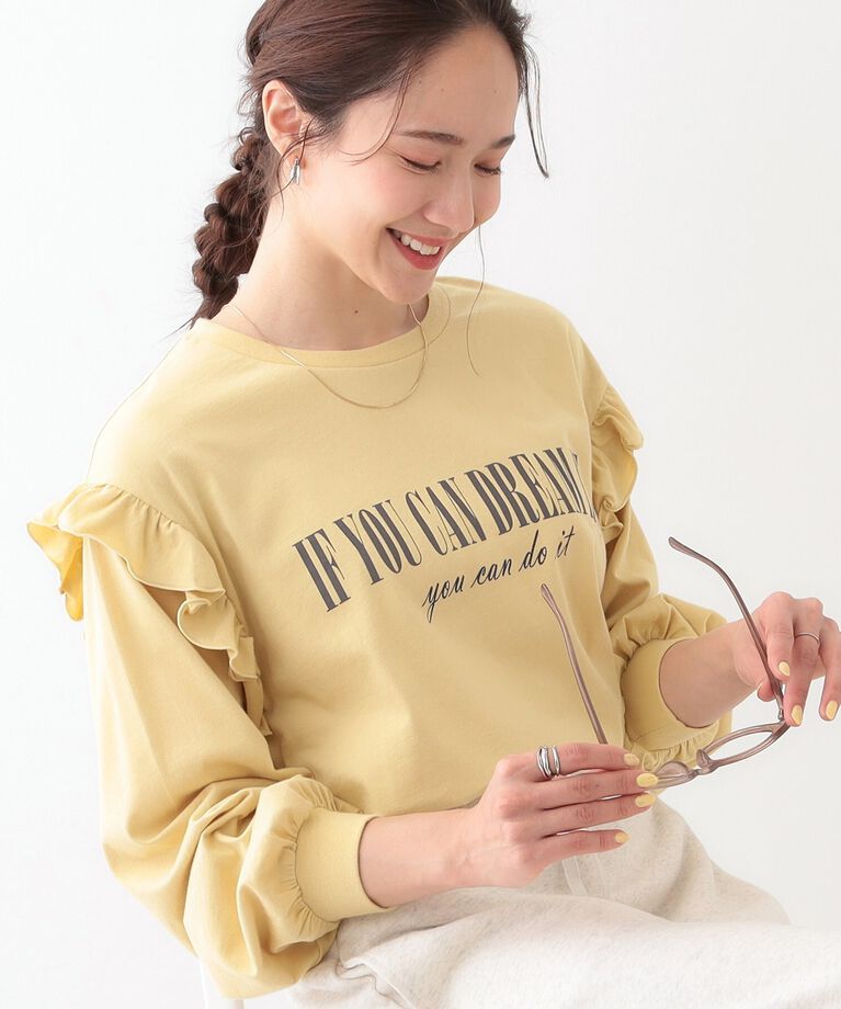 SHOO･LA･RUE「【S-LL/洗える】ショルダーフリルが目を惹く ロゴプリントロンT」|Tシャツ・カットソー|イエロー(031)