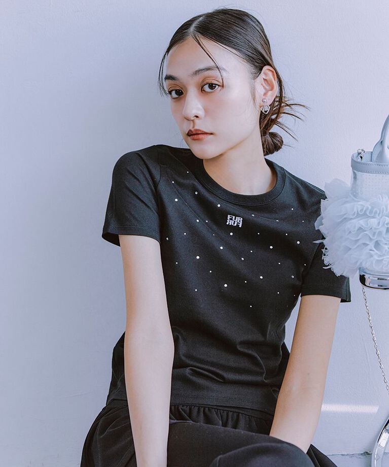 FURFUR「【WEB限定】ビジュー付きロゴ刺繍Tシャツ」|Tシャツ・カットソー|BLK