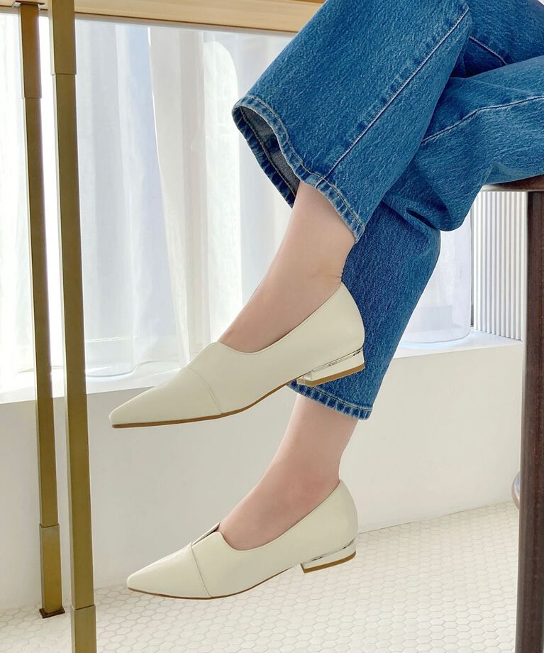 ORiental TRaffic「【WEB限定】メタリックラインフラットパンプス/45303」|パンプス|WHITE