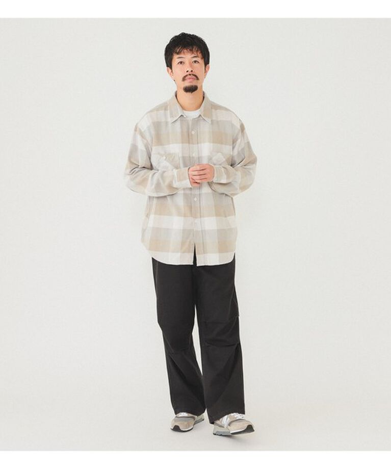 BEAMS「【別注】Gramicci / ピグメント コットンツイル オーバーパンツ」|チノ|