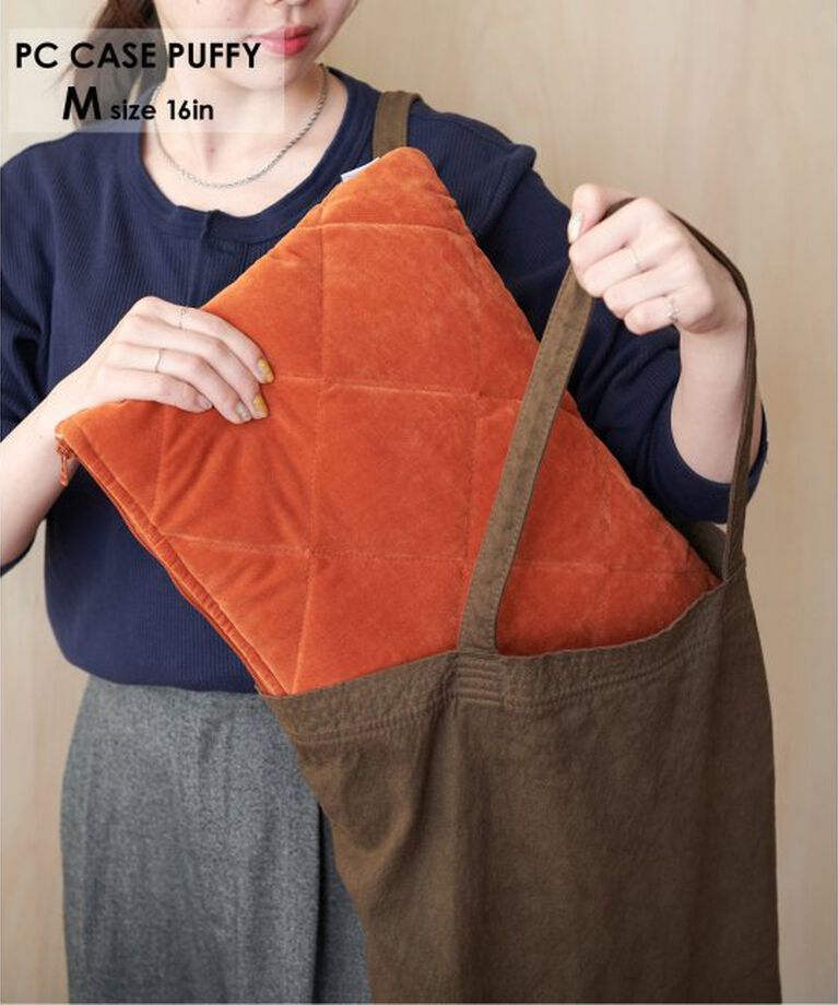journal standard Furniture「24F1 PC CASE PUFFY M　PCケース 16インチ」|ステーショナリー|オレンジ