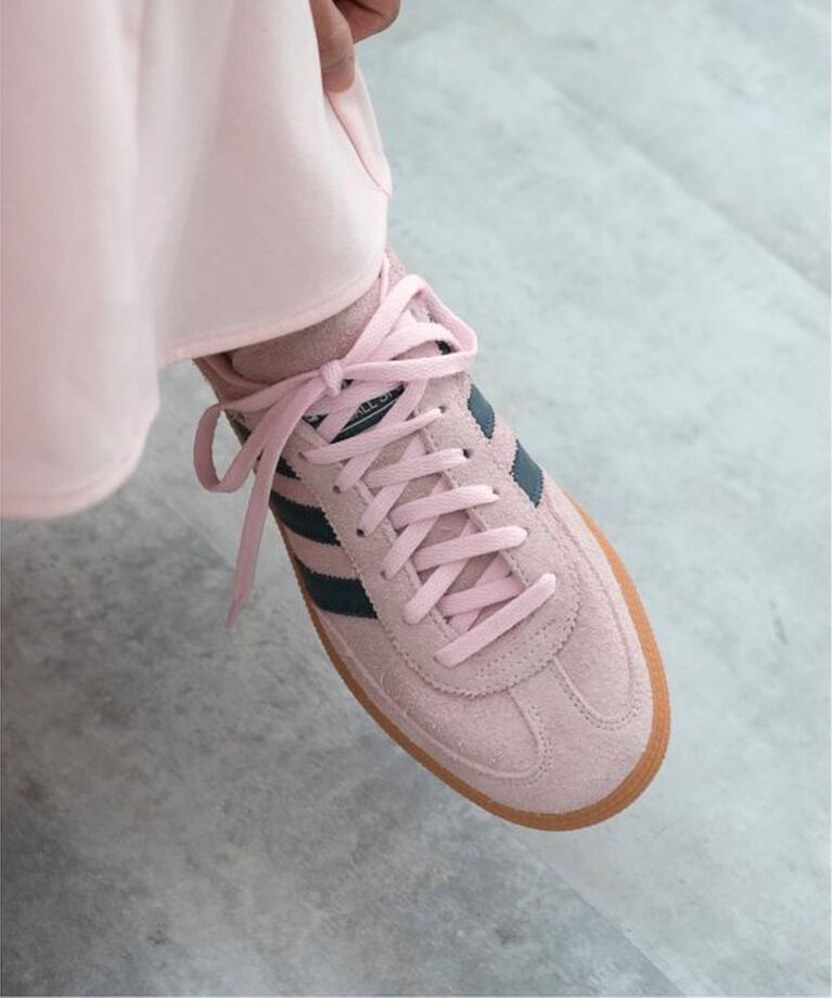 SLOBE IENA「adidas/アディダス HANDBALL SPEZIAL W IF6561」|スニーカー|ピンク