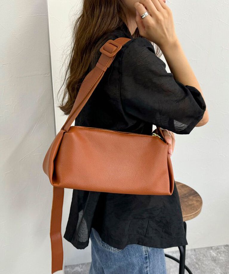 fredy emue「【WEB限定カラーあり】台形ワンショルバッグ」|ショルダー・メッセンジャー|