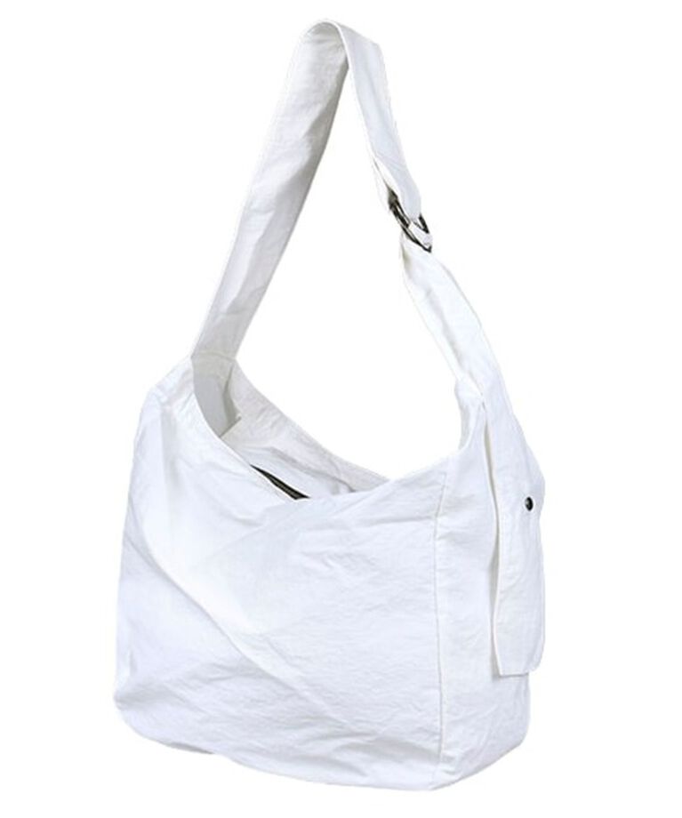 GLOSTER「【UNIVERSAL OVERALL】ウィンクルナイロン ニュースペーパーバッグ ショルダー 30L」|ショルダー・メッセンジャー|ホワイト