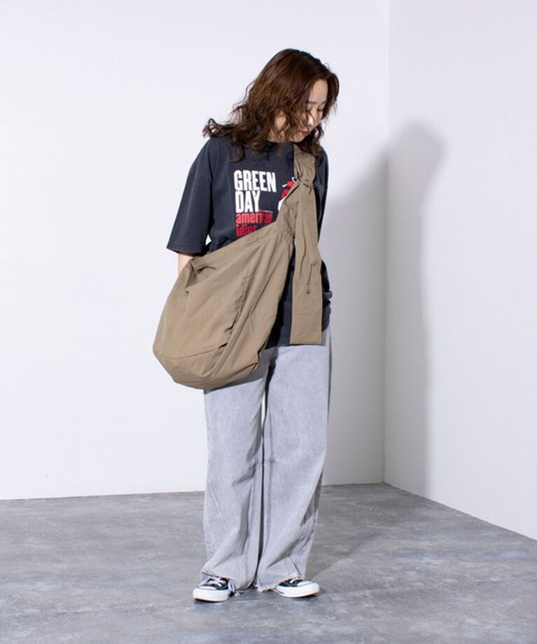 GLOSTER「【UNIVERSAL OVERALL】ウィンクルナイロン ニュースペーパーバッグ ショルダー 30L」|ショルダー・メッセンジャー|
