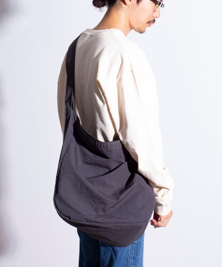 GLOSTER「【UNIVERSAL OVERALL】ウィンクルナイロン ニュースペーパーバッグ ショルダー 30L」|ショルダー・メッセンジャー|