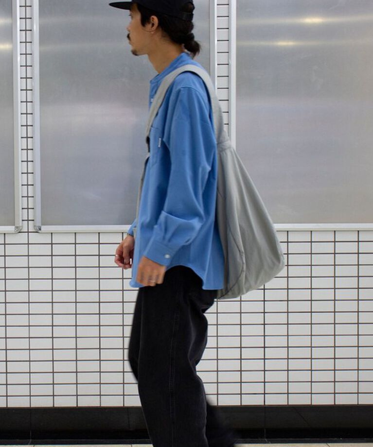 GLOSTER「【UNIVERSAL OVERALL】ウィンクルナイロン ニュースペーパーバッグ ショルダー 30L」|ショルダー・メッセンジャー|