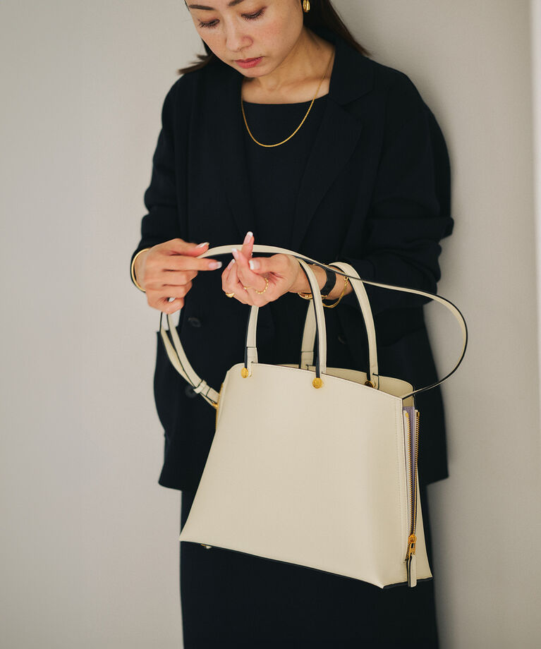 E'POR「【E'POR】Y BAG Medium【25SS】」|ハンドバッグ|生成メイン