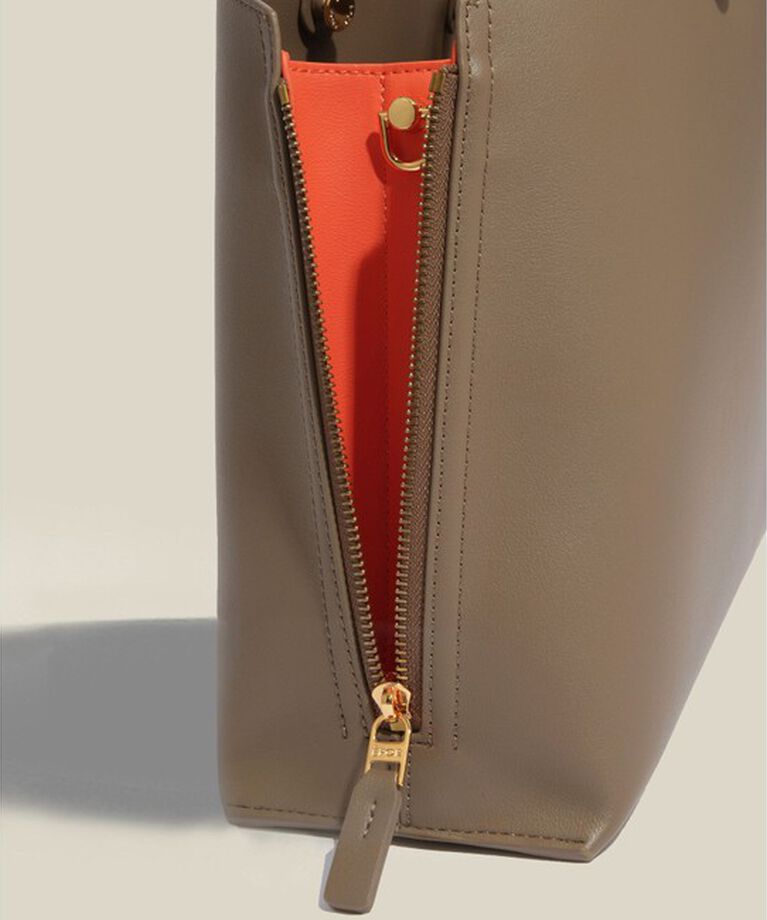 E'POR「【E'POR】Y BAG Medium【25SS】」|ハンドバッグ|