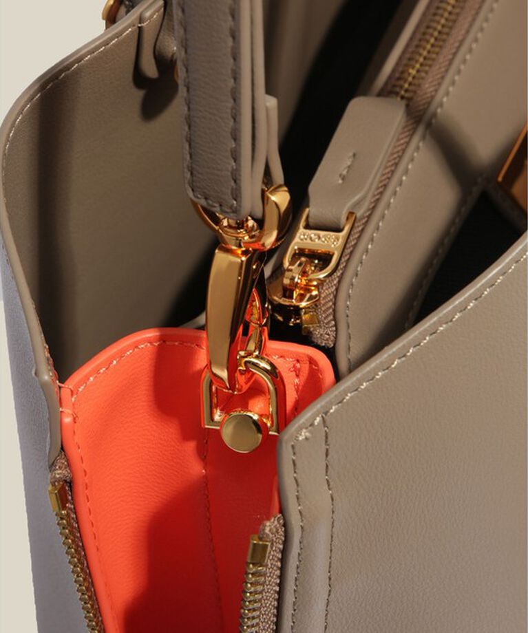 E'POR「【E'POR】Y BAG Medium【25SS】」|ハンドバッグ|