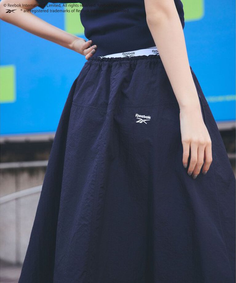 VIS「【Reebok】VIS別注ロゴベルトフレアースカート」|スカート|ネイビー(40)
