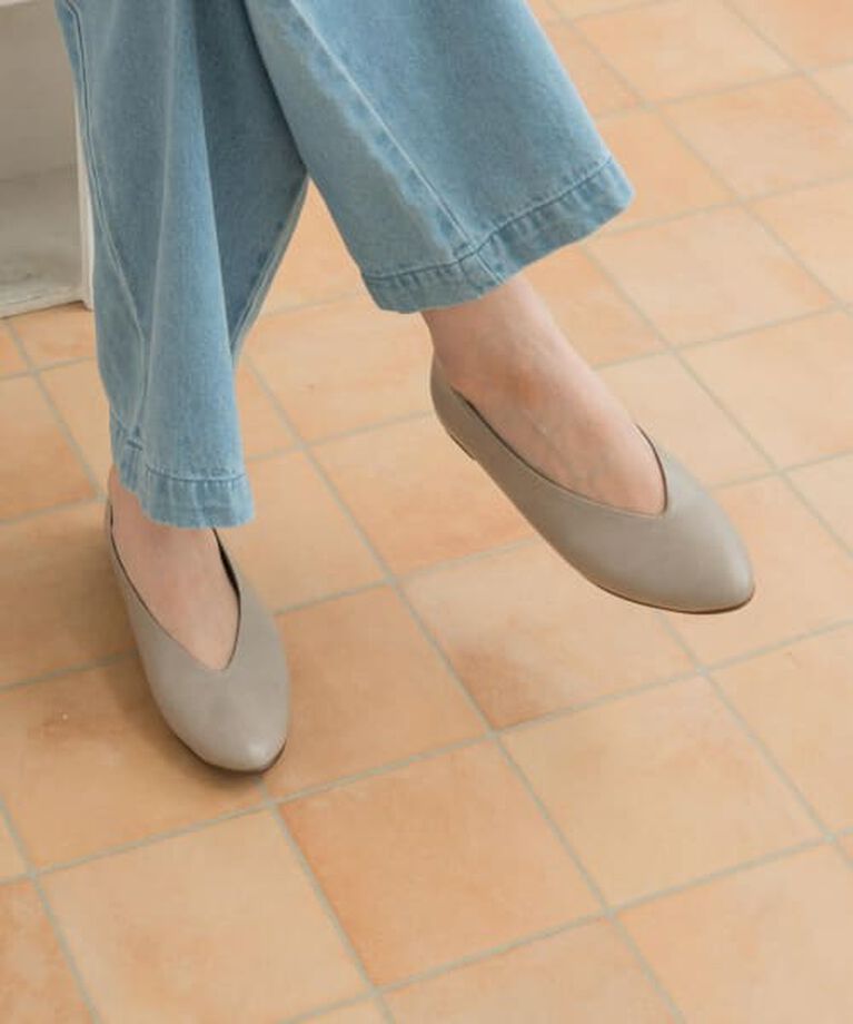URBAN RESEARCH DOORS「DOORS Vカットパンプス」|パンプス|