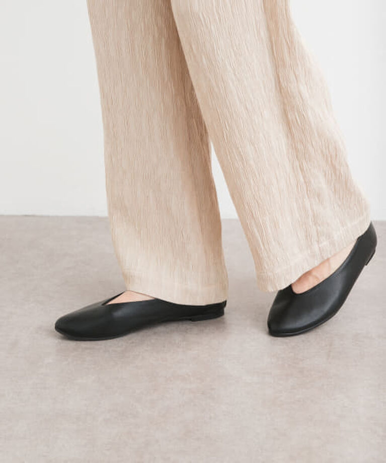 URBAN RESEARCH DOORS「DOORS Vカットパンプス」|パンプス|