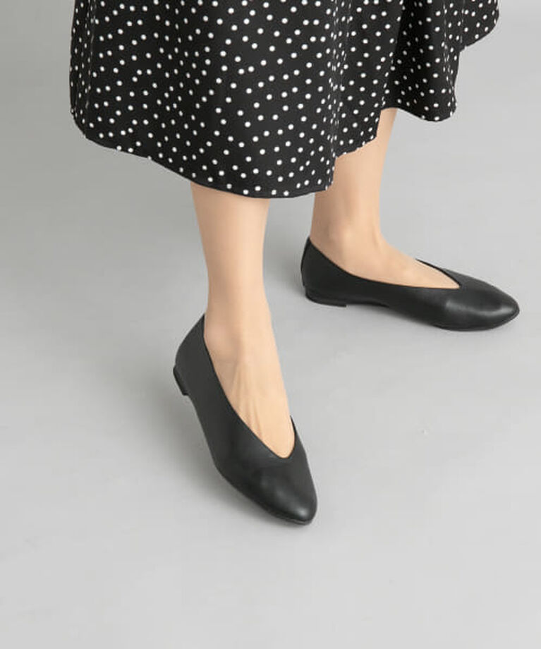 URBAN RESEARCH DOORS「DOORS Vカットパンプス」|パンプス|