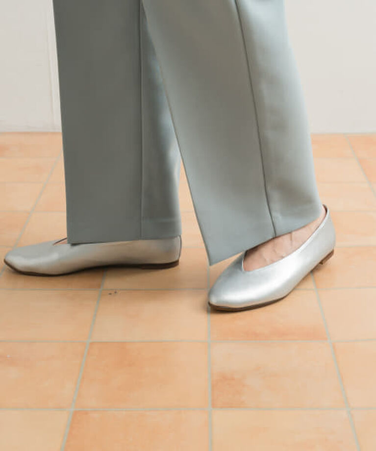 URBAN RESEARCH DOORS「DOORS Vカットパンプス」|パンプス|