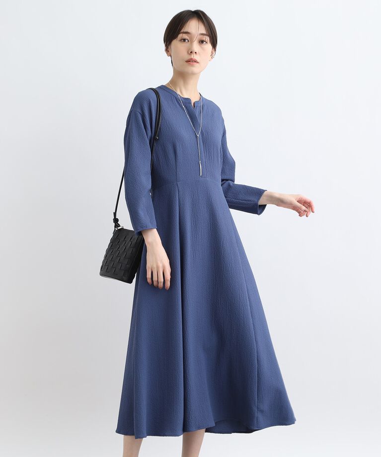 INDIVI「【洗える／SETUP可能／後ろゴム】フィット＆フレアワンピース」|ワンピース|ブルー(693)