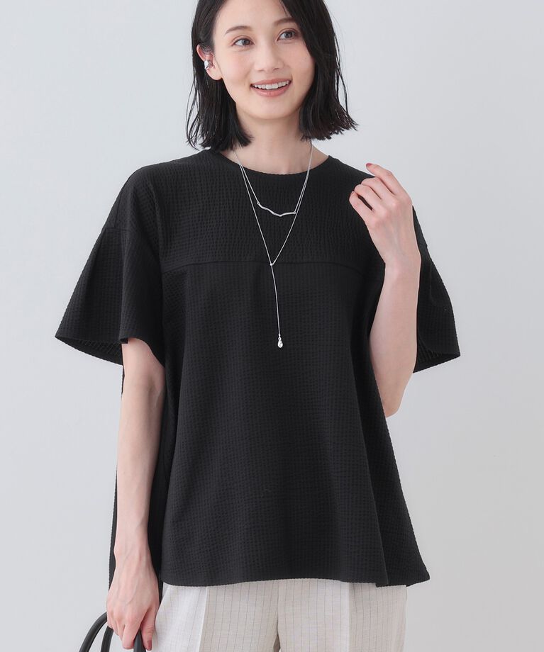INDIVI「【洗える／体型カバー】凹凸素材フレアデザイントップス」|Tシャツ・カットソー|ブラック(019)