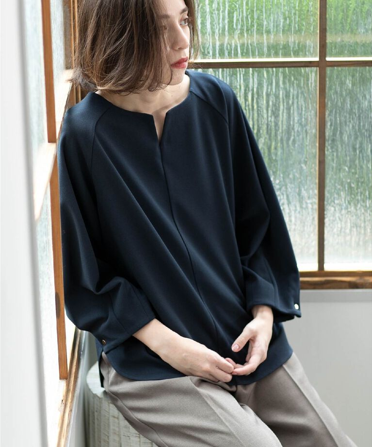 OPAQUE.CLIP「UV 袖口金ボタンキーネックトップス【吸水速乾/洗濯機洗い可】」|Tシャツ・カットソー|