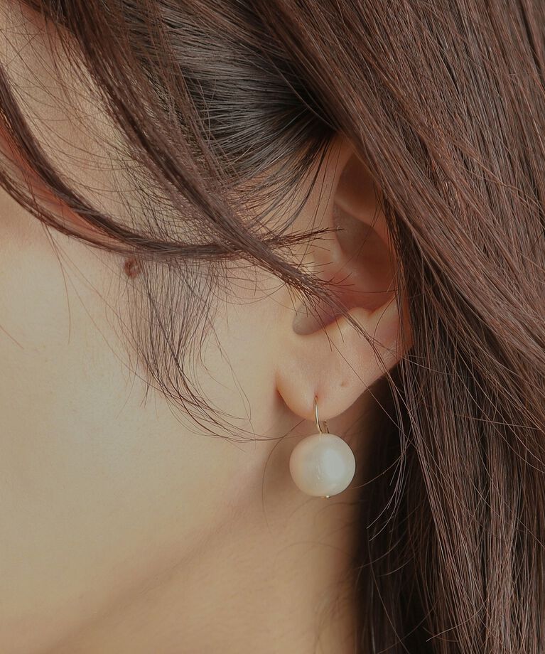 COCOSHNIK「K10プランプパール フックピアス」|ピアス|