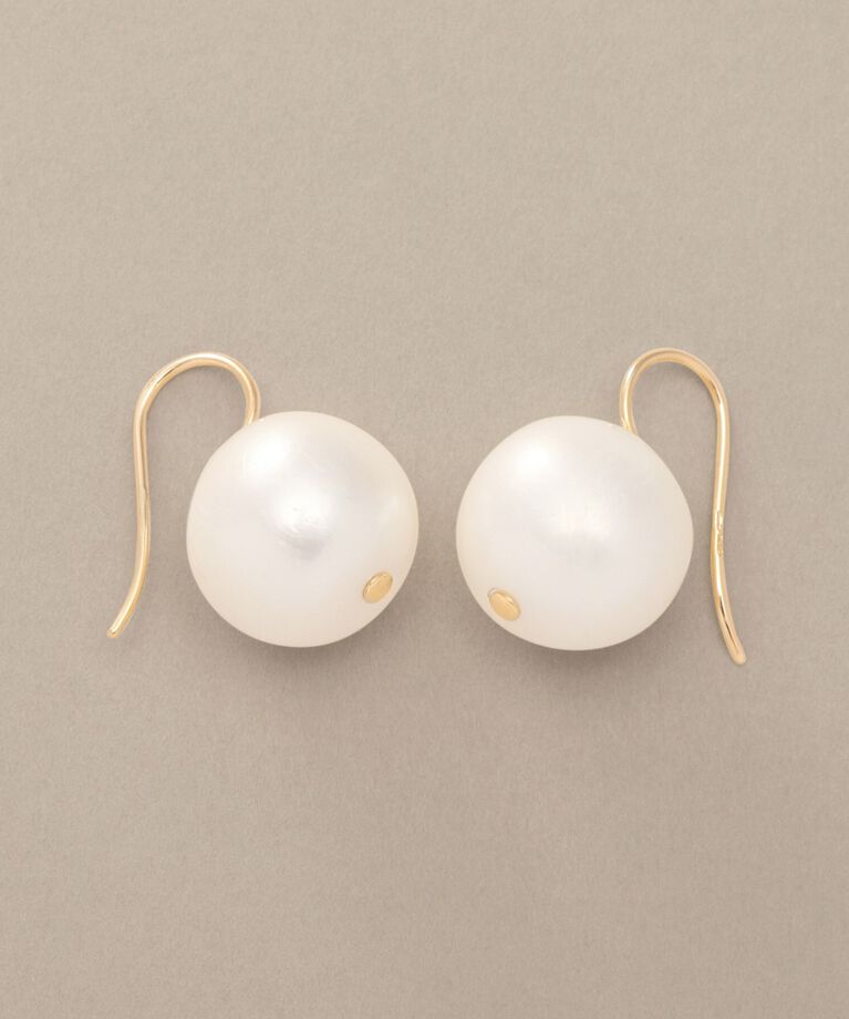 COCOSHNIK「K10プランプパール フックピアス」|ピアス|