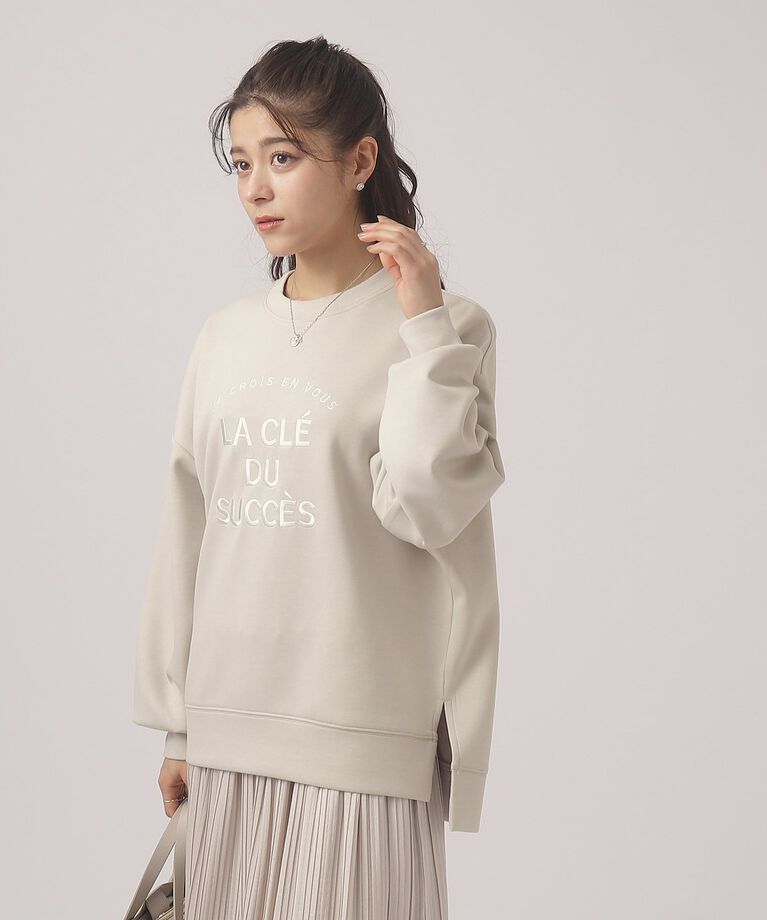 SHOO･LA･RUE「優しい着心地　もちさら 大人のロゴ刺繍トップス」|Tシャツ・カットソー|