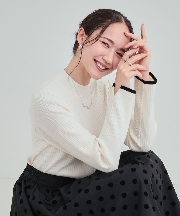 SHOO･LA･RUE「【洗える】1枚でこなれ見え 配色ライン リブハイネックニット」|ニット・セーター|ｵﾌﾎﾜｲﾄ(003)