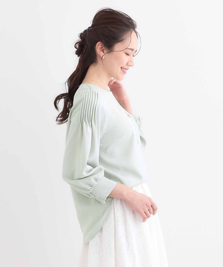 SHOO･LA･RUE「【洗える/洗濯後しわになりにくい】無理せずキレイ 肩タックブラウス」|シャツ・ブラウス|
