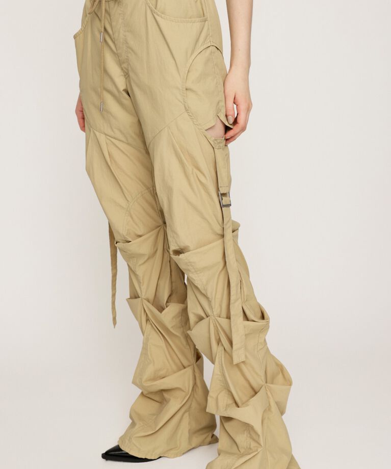 SLY「NYLON TUCK FLARE パンツ」|その他|BEG