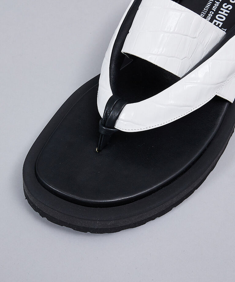 alfredoBANNISTER「＜クロコ型押し＞【WRAP SHOES】ボリュームソール雪駄 トングサンダル」|サンダル|