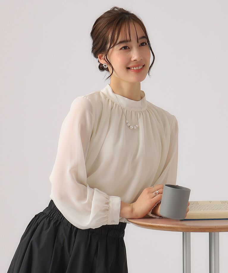 SHOO･LA･RUE「【無理せずキレイ/イージーケア】上品なシアー感 アソート幾何柄 ハイネックブラウス」|シャツ・ブラウス|アイボリー(004)